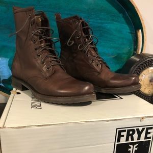 Frye Veronica Combat Boots - dark brown size 8